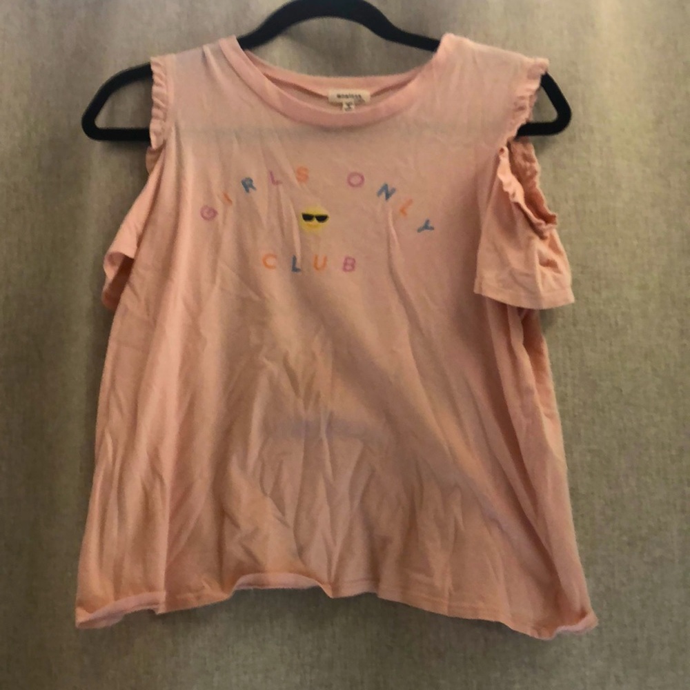 This is a T-Shirt and the brand is monteau